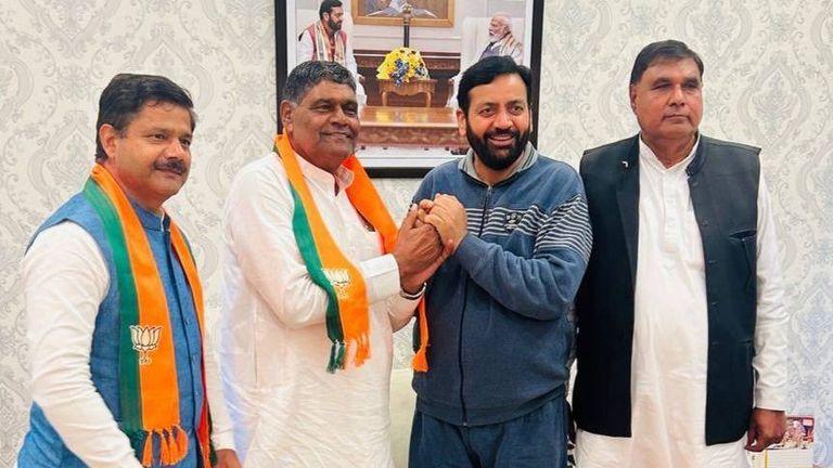 हरियाणा: निकाय चुनाव से पहले कांग्रेस को बड़ा झटका, शैलजा के करीबी नेता ने बढ़ाई हुड्डा की टेंशन! Haryana