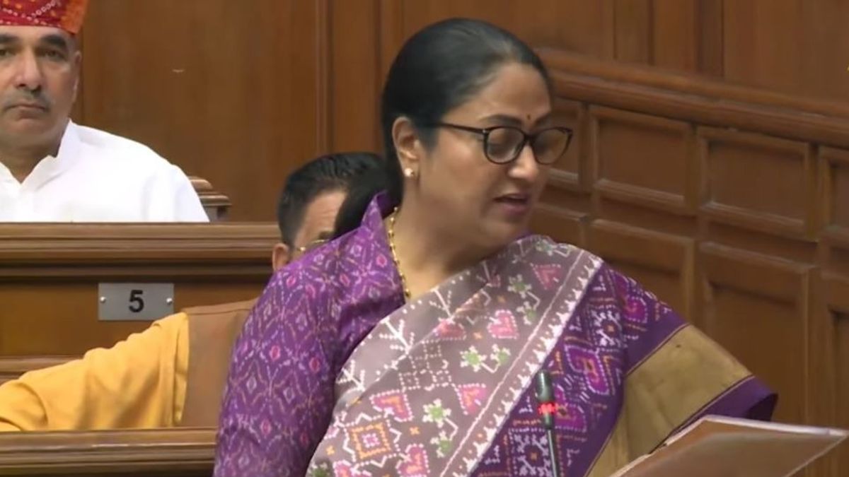 दिल्ली में बजट सत्र के पहले दिन पेश की गई CAG रिपोर्ट में DTC को लेकर हुए चौंकाने वाले खुलासे! NewsTak