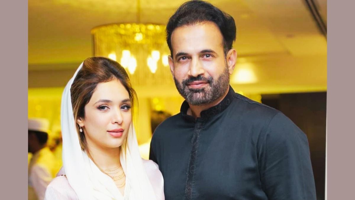 पत्नी को पर्दे में रखने से लेकर IPL कमेंट्री से बाहर होने तक, अचानक सुर्खियों में आ गए इरफान पठान? इरफान पठान अपनी पत्नी के साथ.