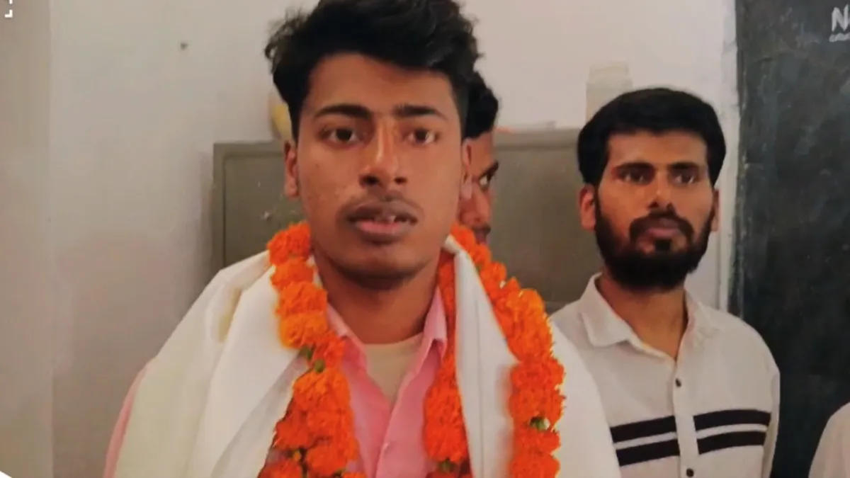 बिहार बोर्ड के आर्ट में टॉपर शाकिब की मार्कशीट हैरान कर देगी.