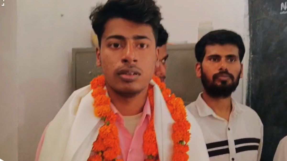 बिहार बोर्ड के आर्ट में टॉपर शाकिब की मार्कशीट हैरान कर देगी.