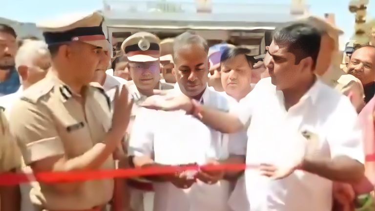 सीकर में थाने का फीता काटने की मची ऐसी होड़! उलझ गए IG और विधायक, वीडियो वायरल Sikar