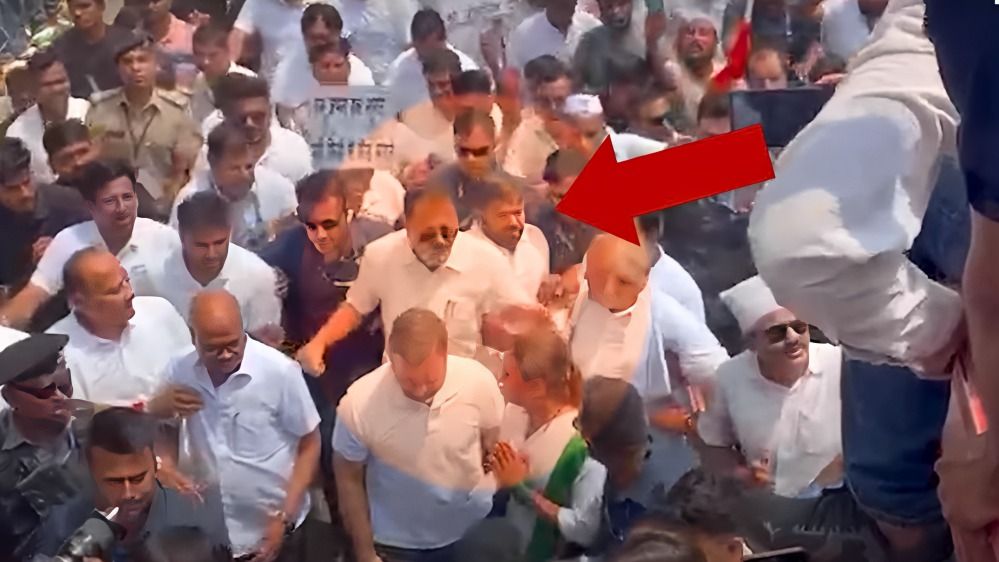 राहुल गांधी के सुरक्षाकर्मी ने कन्हैया कुमार को दिया धक्का? बेगुसराय में पदयात्रा का ये वीडियो हुआ वायरल तस्वीर: स्क्रीनग्रैब
