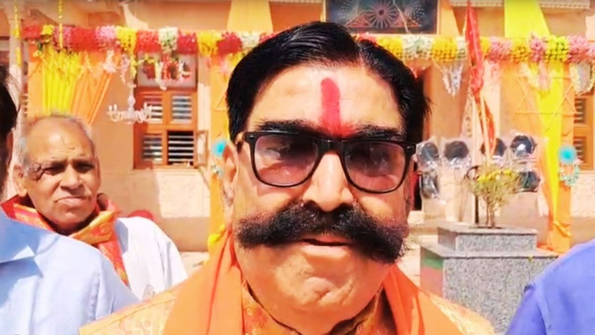 अलवर: कांग्रेस नेता जूली गए राम मंदिर तो BJP नेता ने कराया गंगाजल से छिड़काव, बोले- मंदिर अपवित्र हो गया NewsTak