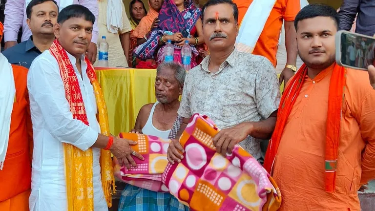 बिहार: 40 डिग्री की गर्मी में बीजेपी के मंत्री ने बांटे 700 कंबल.. वजह हैरान करने वाली! bihar