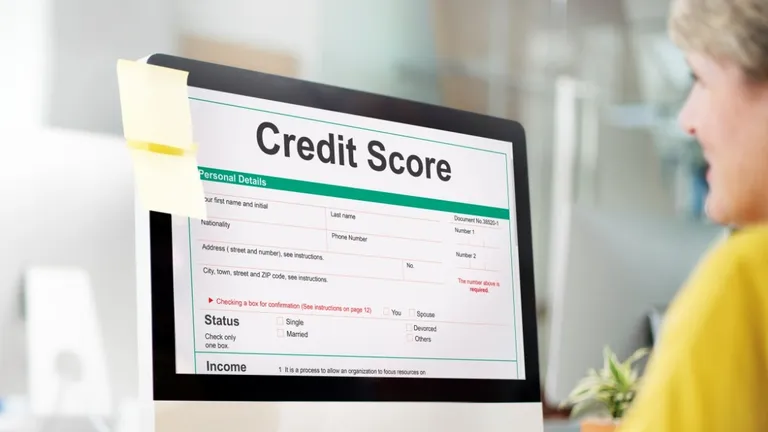 Credit Score guide: इन 7 टिप्स से मजबूत करें अपना क्रेडिट स्कोर, बैंक वाले हाथ में पैसे लेकर दौड़ेंगे आपके पीछे NewsTak