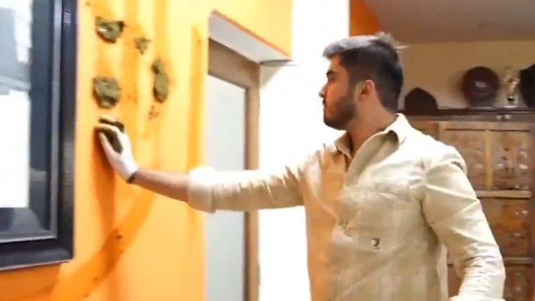 'आप AC में..बच्चे गोबर में' डीयू प्रिंसिपल की 'कूलिंग थ्योरी' पर डूसू अध्यक्ष रौनक खत्री का गोबर-प्रहार Raunak Khatri