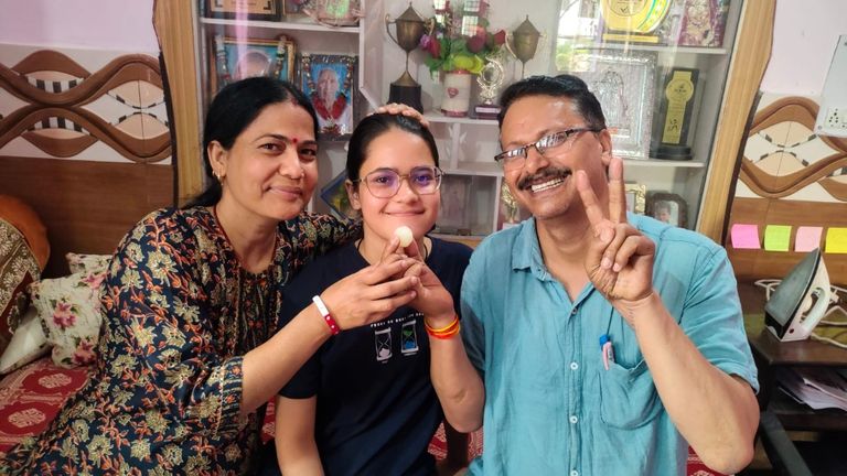 UK Board Result: उत्तराखंड बोर्ड के 12वीं के टॉपर की मार्कशीट देख उड़ जाएंगे होश, दो विषय में मिले 100 में से 100 नंबर NewsTak