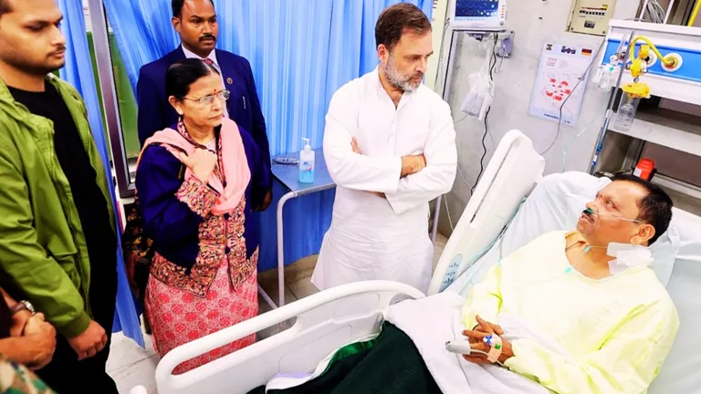 पहलगाम हमले के 72 घंटे बाद श्रीनगर पहुंचे राहुल गांधी, घायलों से मिले; आतंकी हमले को लेकर क्या बोले पहलगाम हमले के बाद राहुल गांधी श्रीनगर पहुंचे और घायलों से मिले.