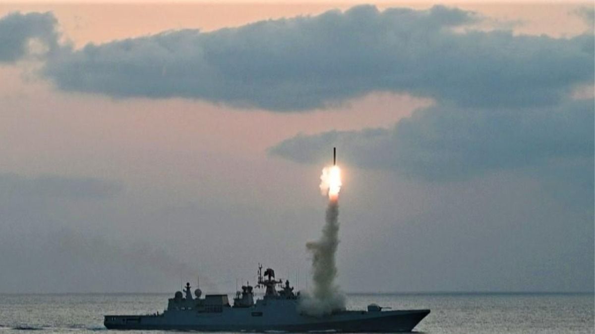 Pahalgam Attack के बाद भारतीय नौसेना के इस वीडियो से पाकिस्तान में मचा हड़कंप!...जारी किया लाइव-फायर अलर्ट, देखें वीडियो NewsTak