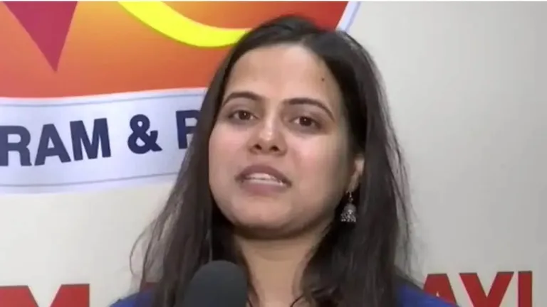 Shakti Dubey Marksheet: IAS टॉपर शक्ति दुबे की मार्कशीट आ गई सामने, नंबर देख उड़ जाएंगे होश! NewsTak