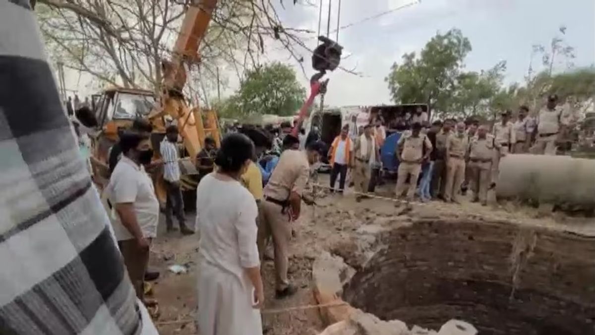 मध्य प्रदेश के मंदसौर में दर्दनाक हादसा, कुएं में गिरने से 12 लोगों की मौत! आंतरी माता के दर्शन से लौट रहे थे लोग NewsTak