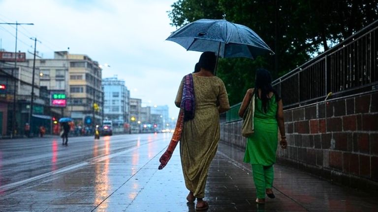 दिल्ली-एनसीआर में गर्मी से राहत, बारिश और तेज हवाओं की संभावना, कई इलाकों में ऑरेंज अलर्ट जारी! Representative Image (Photo Ai)