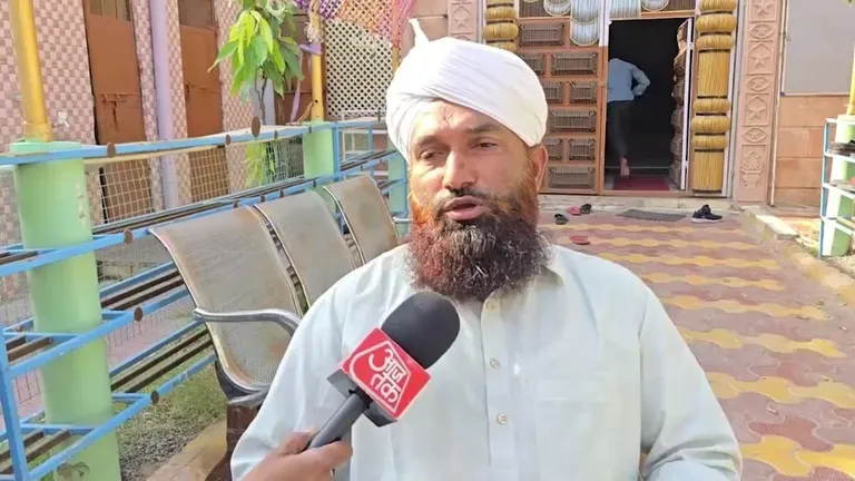 'हमें इसी दिन का इंतजार था...', ऑपरेशन सिंदूर के बाद बॉर्डर की सबसे बड़ी मस्जिद के इमाम बोले - मोदी ने कर दिखाया airstrike