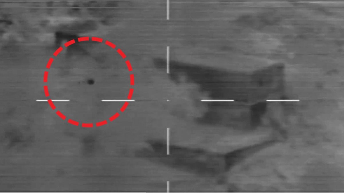 Indian Army ने पाकिस्तानी ड्रोन को किया धुआं धुआं...Live Video आ गया सामने! भारतीय सेना ने एक्स पर जारी किया वीडियो