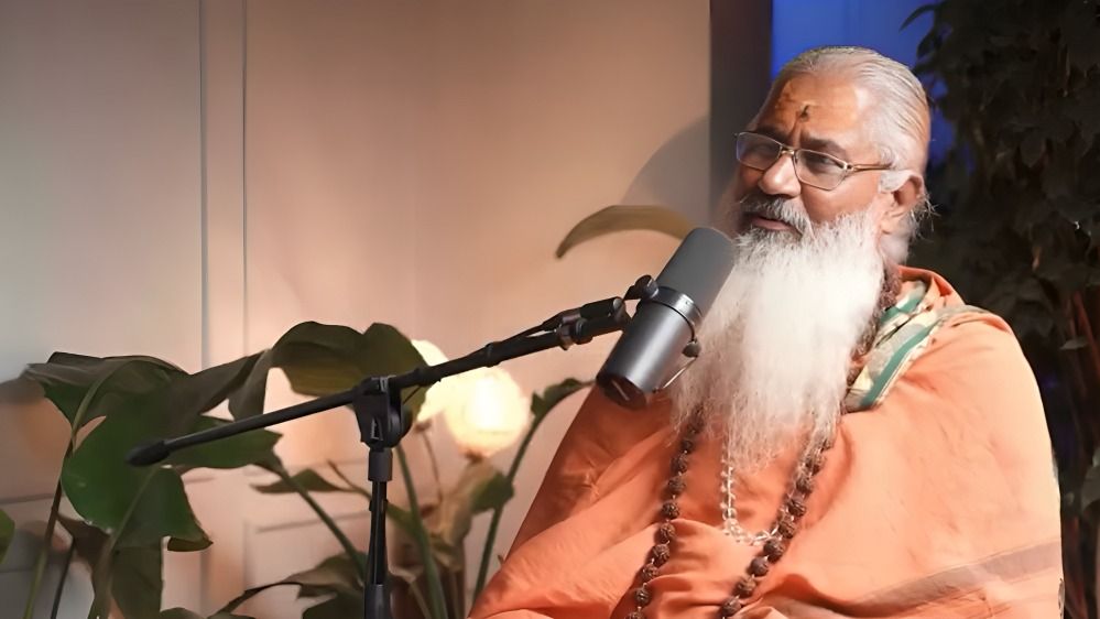 तस्वीर: स्वामी योगेश्वरानंद गिरि (स्क्रीनग्रैब)