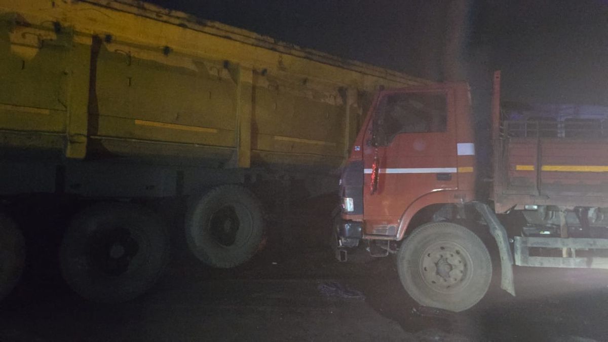 छत्तीसगढ़ में हुआ भीषण सड़क हादसा, ट्रक और ट्रेलर की टक्कर में गई 13 की जान NewsTak