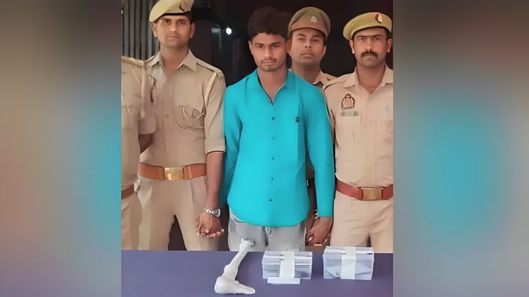 1 साल से मौसेरे भाई-बहन करते थे प्यार...लेकिन शादी से पहले हुआ कुछ ऐसा कि हर कोई रह गया दंग! UP News