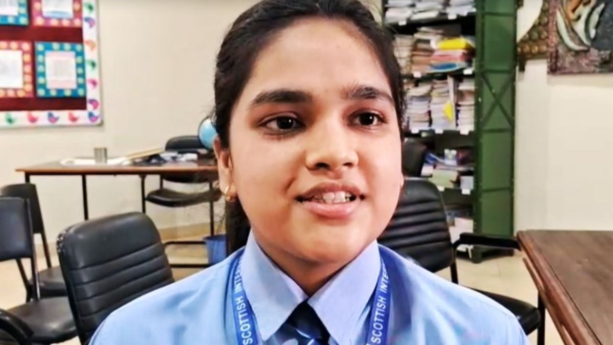 CBSE टॉपर 2025: शामली जिले की सावी जैन 499 अंक हासिल कर बनीं टॉपर, मार्कशीट देख उड़ जाएंगे होश NewsTak