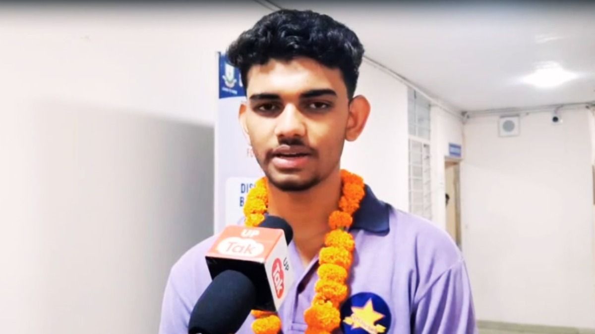 CBSE 12th टॉपर 2025: मेरठ के करन पिलानिया ने 99.8% अंक पाकर किया टॉप, BSF में देश की सेवा कर रहे पिता NewsTak