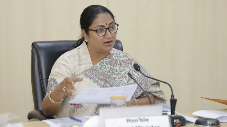 दिल्ली में बड़ा प्रशासनिक फेरबदल, 42 IAS -DANICS अफसरों का हुआ ट्रांसफर, इनको राजधानी से भेजा बाहर NewsTak