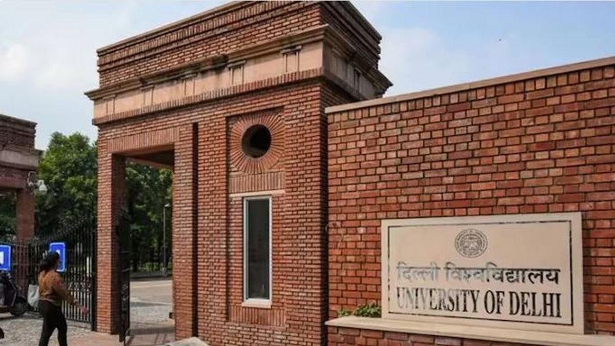 Delhi University Admission 2025: दिल्ली यूनिवर्सिटी में एडमिशन के लिए रजिस्ट्रेशन शुरू, जानिए क्या है इसका पूरा प्रोसेस दिल्ली यूनिवर्सिटी (DU) में शैक्षणिक सत्र 2025-26 एडमिशन के लिए रजिस्ट्रेशन हुए शुरू (तस्वीर: इंडिया टुडे)