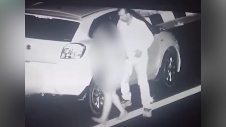 दिल्ली-मुंबई एक्सप्रेसवे पर नेता जी का महिला के साथ सामने आया अश्लील वीडियो तस्वीर: स्क्रीनग्रैब