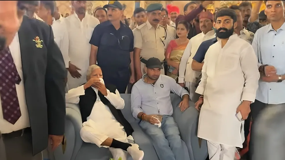 Tej Pratap Viral News, Tej Pratap Latest News, Tej Pratap Yadav news, Lalu Yadav expels son, RJD controversy, Anushka Yadav viral post, Bihar political drama, Tej Pratap Maldives trip