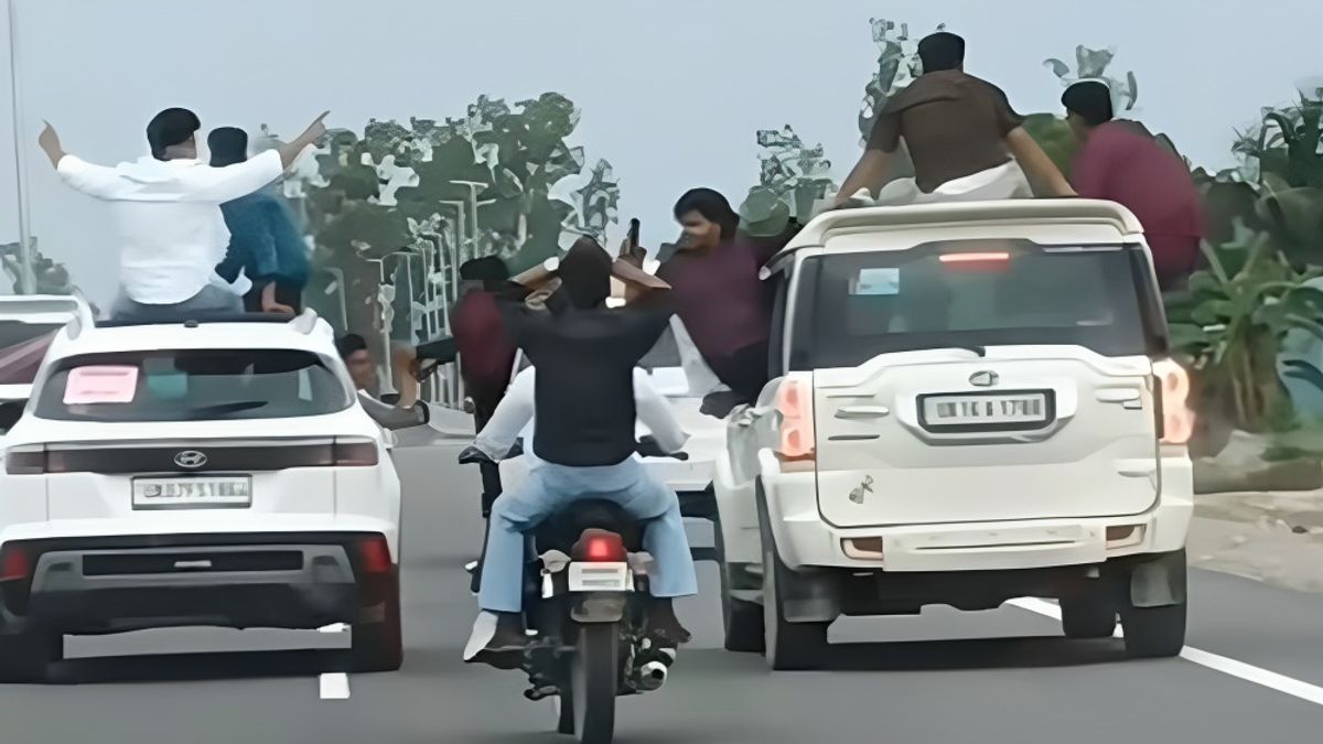 देहरादून की सड़कों पर बारातियों को हुड़दंग करना पड़ा महंगा, पुलिस ने 5 वाहनों को किया सीज तस्वीर: स्क्रीनग्रैब