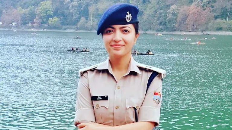 राघव जुयाल की भाभी IPS रचिता ने छोड़ी नौकरी, लेकिन इस पर क्यों मचा है सियासी घमासान! जानें क्या है पूरी कहानी? ips rachita juyal