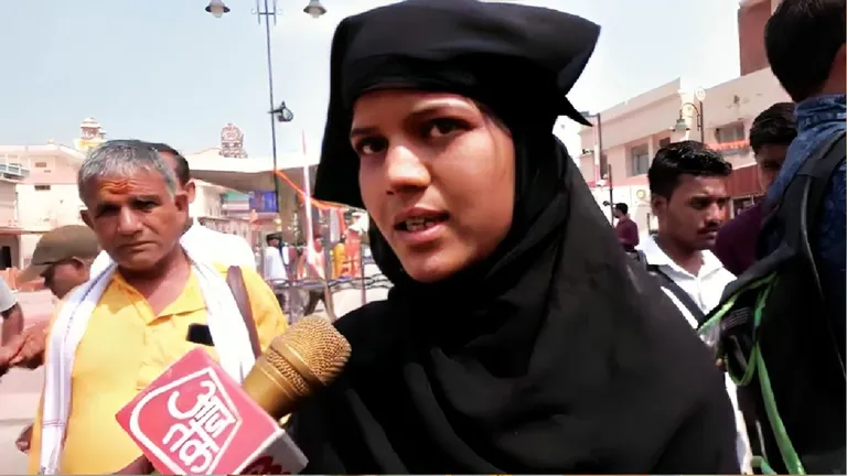 अयोध्या: बुर्का पहनकर पहुंची आलमीन, बोली- श्रीराम ने बुलाया है, गाया ऐसा गीत कि हर कोई देखता रह गया Ayodhya, Ram Mandir Pran Pratishtha, Ram Mandir, Almeen in Burqa, Shri Ram Bhajan, Yogi Adityanath, Kab Darshan Denge Ram, Sabari Bhajan