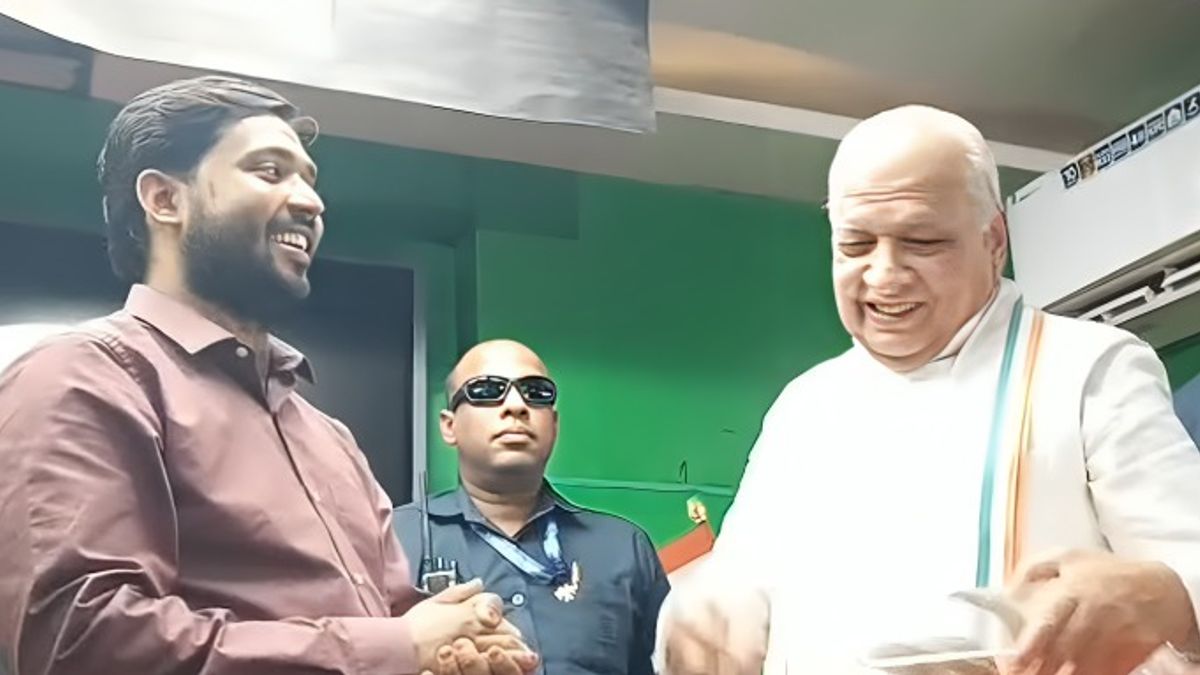 Khan Sir की कोचिंग पहुंचे बिहार के राज्यपाल, गरीब छात्रों को लेकर हुए भावुक, किया ये बड़ा वादा Khan Sir Patna Coaching