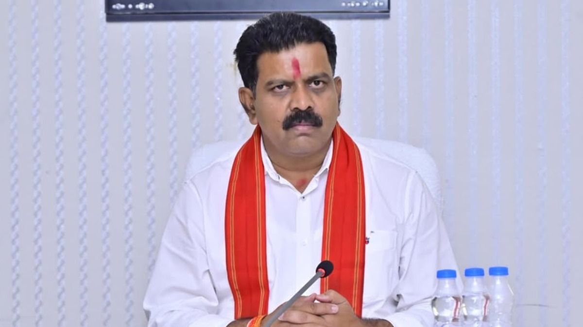 छत्तीसगढ़ पुलिस की बदलेगी भाषा, उर्दू-फारसी शब्दों की जगह लेंगे हिंदी के सरल शब्द, जानें आखिर क्या है वजह? Chhattisgarh Police Replaces Urdu Terms with Easy Hindi Words