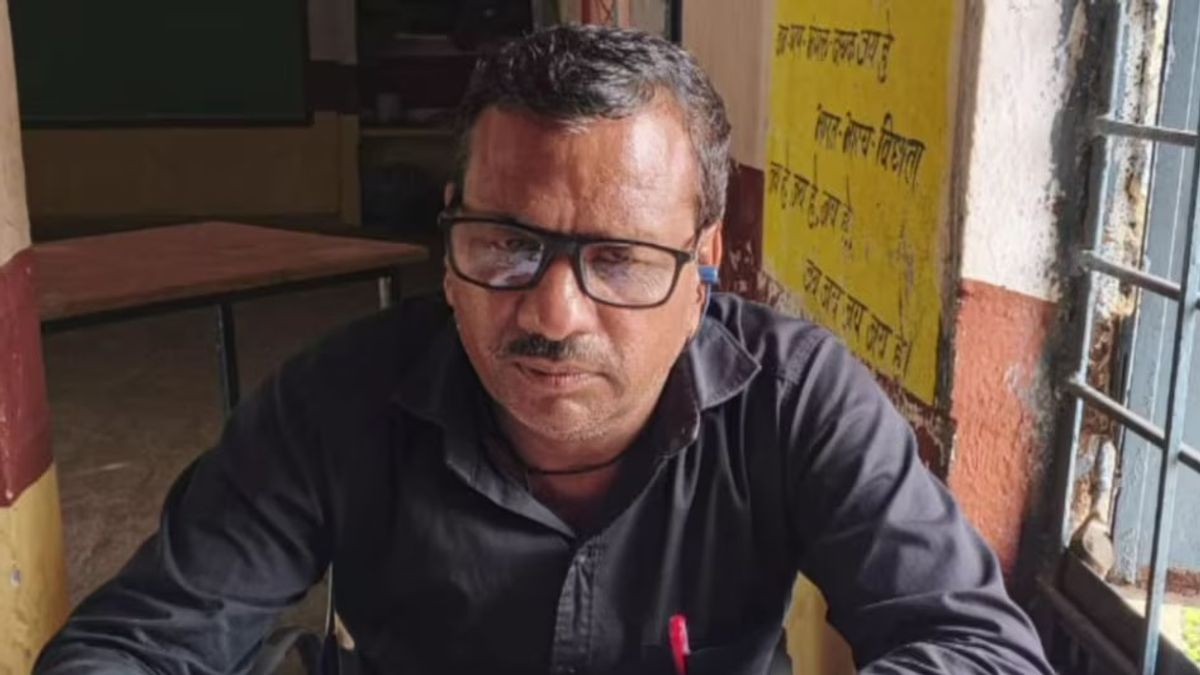 MP: बच्चों संग सेल्फी लेने के बाद घर लौट रहे खरगोन के टीचर भावलाल के साथ बुरा हुआ, परिजनों को नहीं हो रहा विश्वास! MP