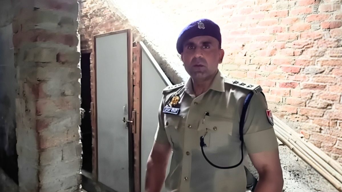 संभल में स्कूल के अंदर क्या हो रहा था? CO अनुज चौधरी ने दरवाजा खुलवाया तो नजारा देख सब रह गए हैरान! Sambhal CO Anuj Chaudhary News