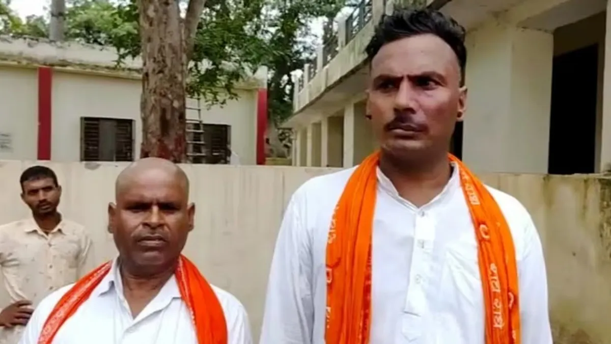 Kathavachak Case में Up के इटावा से 11 Youtubers गिरफ्तार 8 Etawah Katha Vachak News - इटावा में कथावाचक के साथ जातिगत दुर्व्यवहार, आचार्य की चोटी काटी, नाक रगड़वाई और पैर छुआए गए, वीडियो वायरल - Etawah Bhagwat Katha Yadav ...