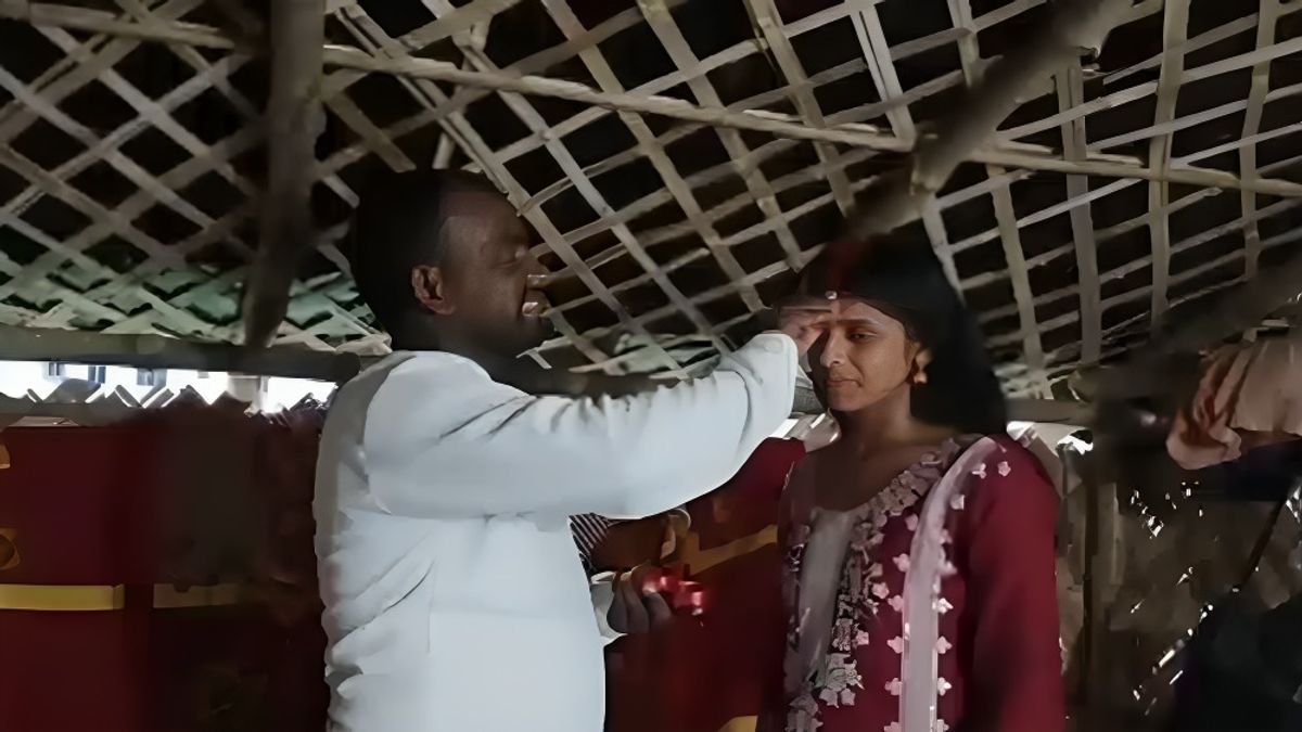 जमुई में तीन बच्चों वाली एक और चाची का भतीजे पर आ गया दिल, कहानी ऐसी बनी कि देखते इधर देखते ही रह गए चाचा Jamui Viral Chachi Bhatija Love Story: तीन बच्चों की मां ने रचाई शादी