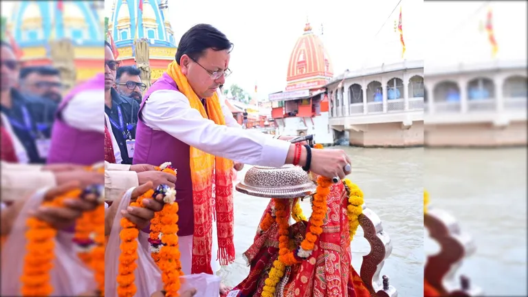 मुख्यमंत्री धामी ने हर की पौड़ी पर की मां गंगा की पूजा, बोले- नदियां सिर्फ पानी नहीं, हमारी पहचान हैं Dhami Uttarakhand