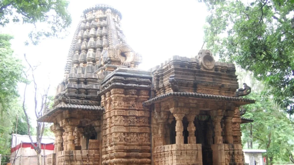 भोरमदेव मंदिर की दीवारों पर प्राचीन नक्काशी और नागर शैली का स्थापत्य