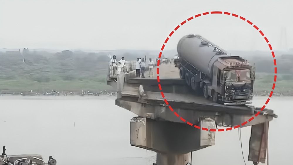 Vadodara-Bridge-Collapse-ndrf-