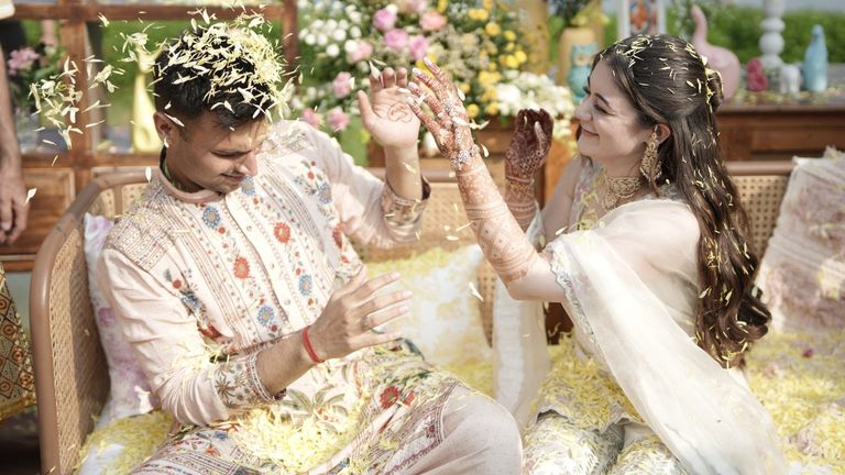 उत्तराखंड में 2 लाख शादियां... 90 लिव-इन रिलेशनशिप रजिस्टर्ड, क्यों जल्दबाजी में हो रहा ऐसा? NewsTak