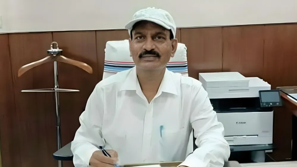 नीतीश कुमार के करीबी IAS दिनेश राय ने लिया VRS, JDU से लड़ सकते हैं चुनाव