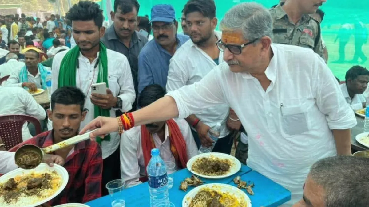 ललन सिंह के वायरल मटन परोसते फोटो की सच्चाई, बिहार के भोज विवाद की तस्वीर