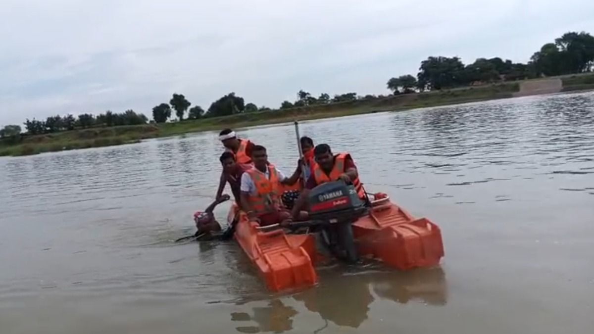 पिकनिक मनाने नदी किनारे पहुंचे 6 दोस्त...नहाने के दौरान हो गया बड़ा हादसा, दो की मौत, परिवार में मचा कोहराम Chhattisgarh News