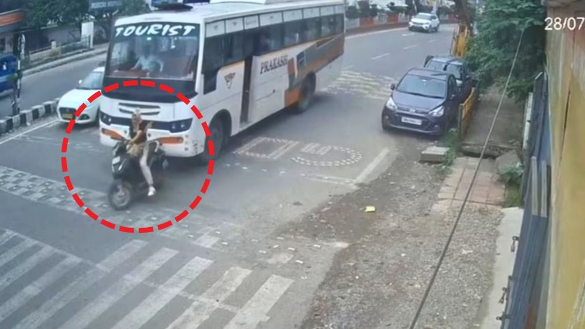 देहरादून में दर्दनाक सड़क हादसा, बस की चपेट में आने से स्कूटी सवार युवती की मौत, CCTV वीडियो आया सामने uttarakhand bus scooty accident
