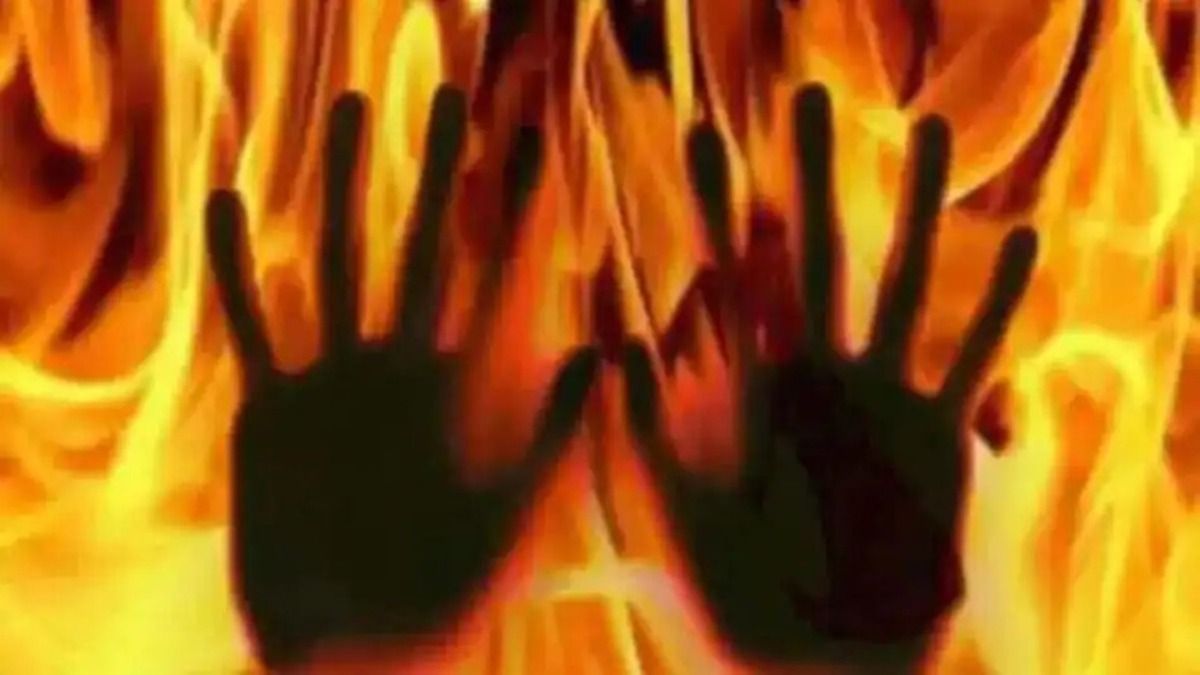 बागपत: गैर मर्द से बात करने पर टोकता था पति, प्यार में अंधी बीवी ने प्रेमी संग मिलकर जला दिया पति को जिंदा