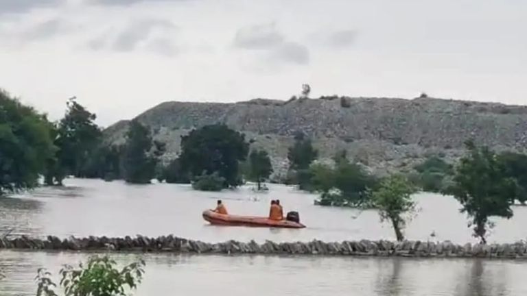 MP में मौसम का बदला मिजाज! भोपाल, इंदौर समेत इन इलाकों में चलेंगी तेज हवाएं, बिजली गिरने का खतरा Rajasthan Weather