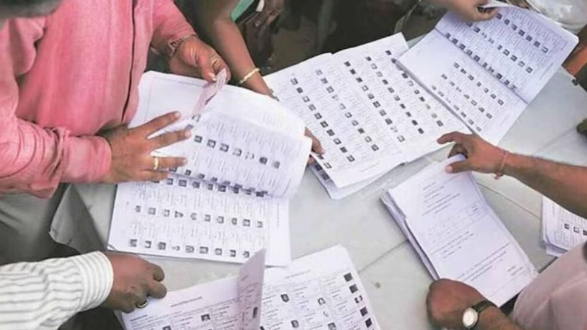 पटना में 3.95 लाख तो गया में 2.45 लाख वोटर के नाम कटे, SIR ड्राफ्ट लिस्ट में सामने आए चौंकाने वाले आंकड़े SIR ड्राफ्ट लिस्ट में बिहार के लाखों वोटर्स के नाम कटे, पटना व गया में सबसे ज्यादा