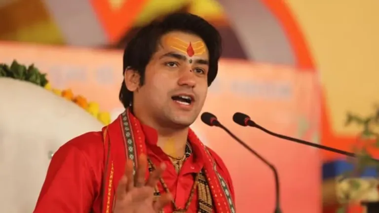 'दुर्गा बनो, काली बनो, लेकिन कभी बुर्के वाली मत बनो...' बागेश्वर महाराज ने क्यों कहा ऐसा NewsTak