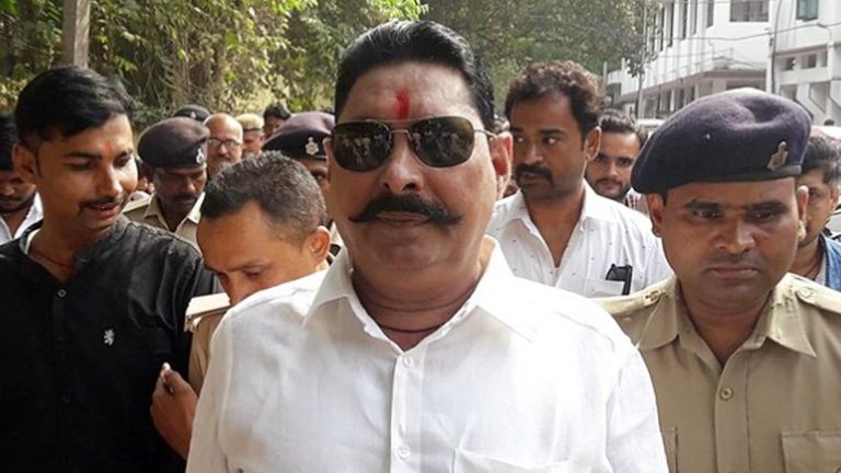 बिहार चुनाव से पहले अनंत सिंह आए जेल से बाहर, इस पार्टी से चुनाव लड़ने का भी किया ऐलान बाहुबली नेता अनंत सिंह जमानत पर जेल से बाहर निकले